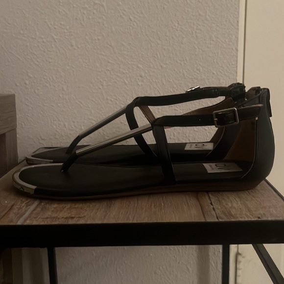 Black Dolce Vita flat gladiator style sandals - Picture 3 of 7